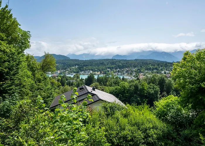 Mit Traumhaftem Seeblick Фельден-ам-Вёртер-Зе