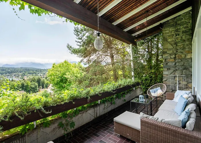 Mit Traumhaftem Seeblick Апартаменты *